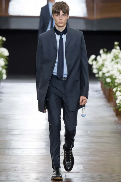 Look 2